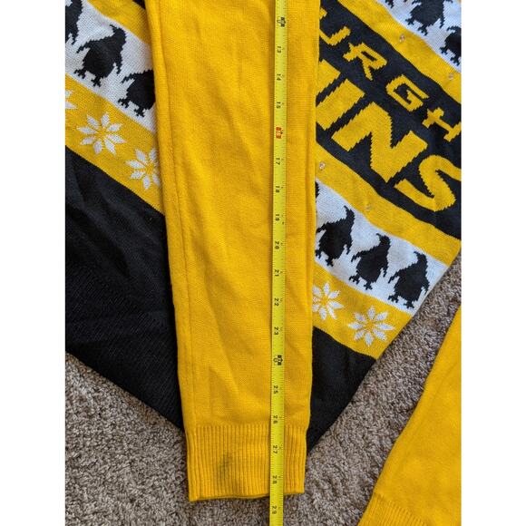NHL Pittsburgh Penguins Light Up Ugly Christmas Sweater Sz L Black Yellow Snow - Picture 11 of 11